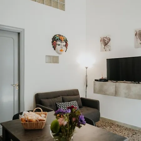 La Maestrina In Taormina