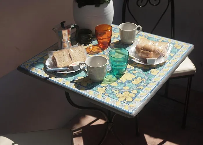La Maestrina In Apartamento *